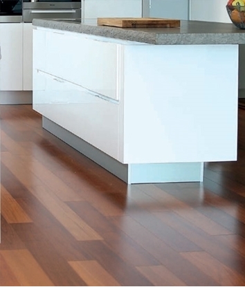 Massiv-Fertigparkett